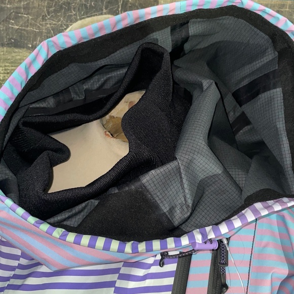 Free People Blizzard Bliss Printed Snowboard Skiing Pullover - Picture 3 of 6